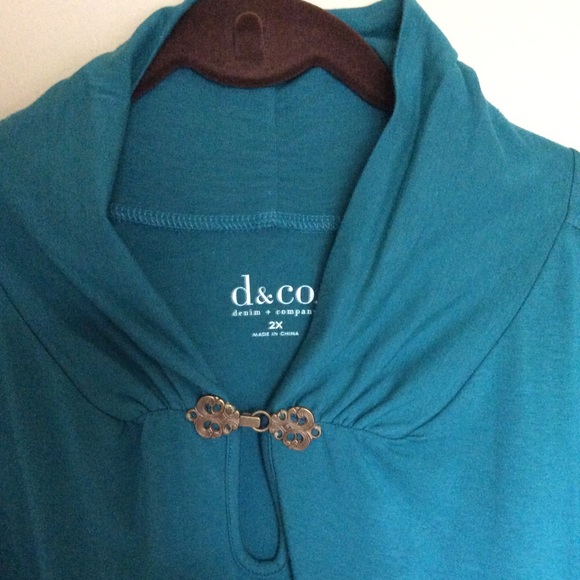 Denim & Co knit top w/ keyhole and hardware detail - Picture 2 of 9